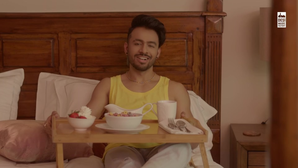 Celebrity Hairstyle Of Tony Kakkar From Kanta Bai Single 2019 Charmboard For more follow on instagram: vest