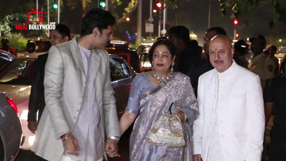 Kirron Kher In Grey Saree Outfit Celebrity Clothing Charmboard Kirron kher is traditional and yet unconventional.