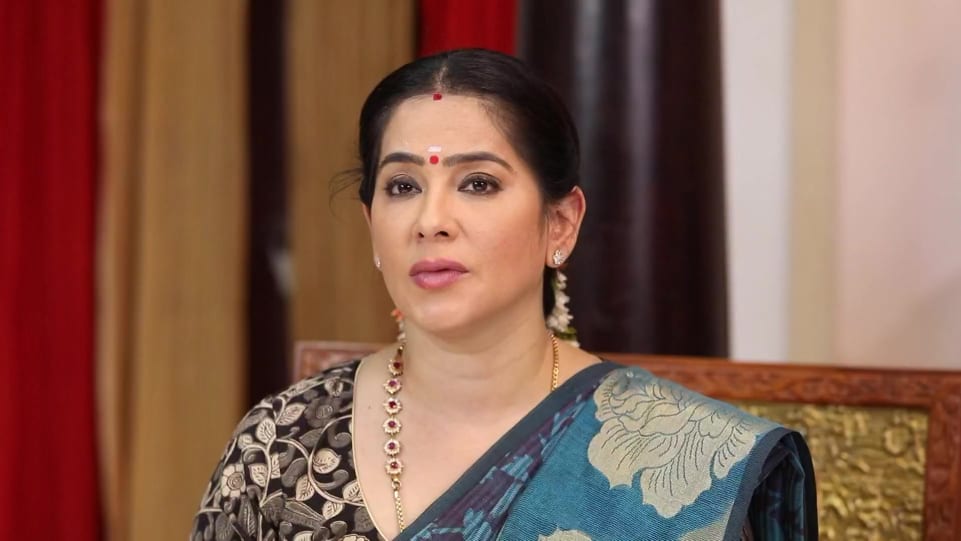 Lakshmi Vasudevan Celebrity Style In Oru Orla Oru Rajakumari Episode 458 19 From Episode 458 Charmboard