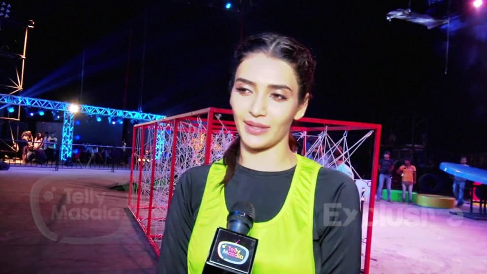 Karishma Tanna Celebrity Style In Celeb Spotting Telly Masala 2019 From Celeb Spotting Charmboard Watch as arishfa khan gets rude with tellymasala reporter & walks away from the interview. charmboard