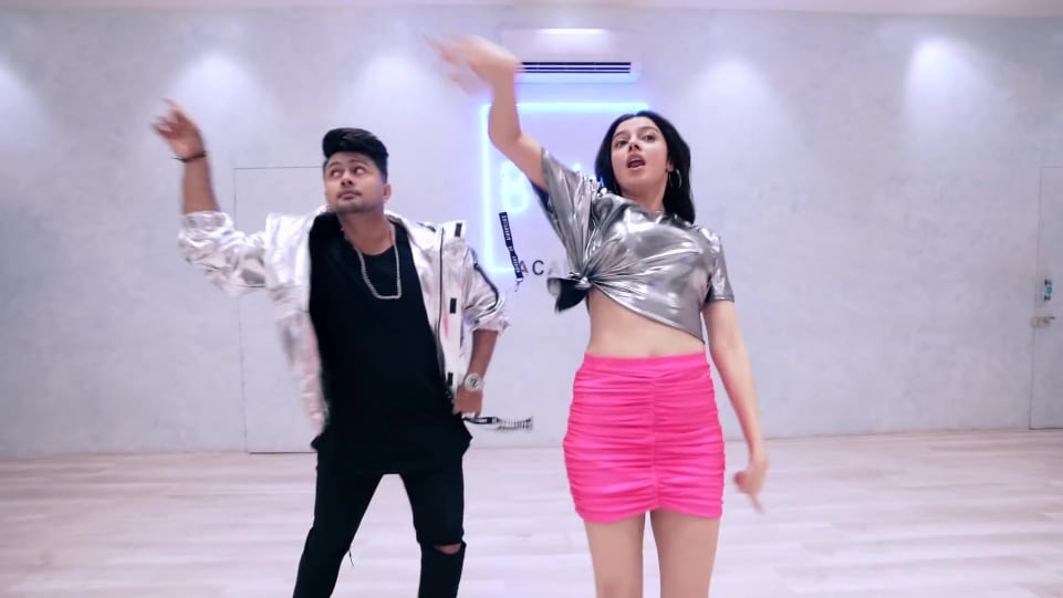 Divya Khosla Kumar Celebrity Style In Yaad Piya Ki Aane Lagi Awez Darbar 2019 From Yaad Piya Ki Aane Lagi Charmboard Yaad piya ki aayi is a studio album by indian sarangi player and classical vocalist, ustad sultan khan. skirts