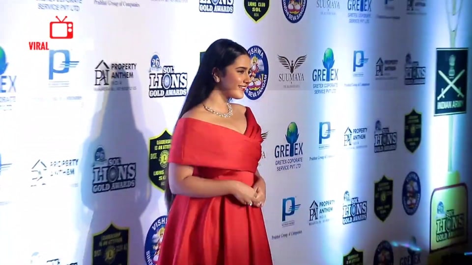 roshni walia birthday dress