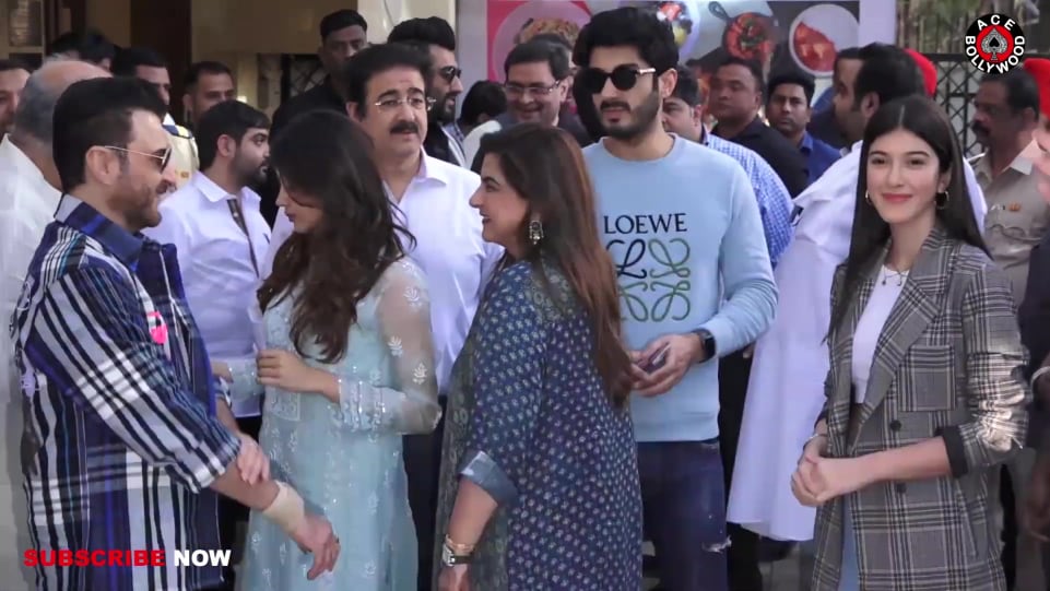 Actors Name Age Wiki Height Birth Place Career Details Celeb Spotting Ace Bollywood 2020 Charmboard Shanaya kapoor is a bollywood star kid and an internet celebrity. celeb spotting ace bollywood 2020