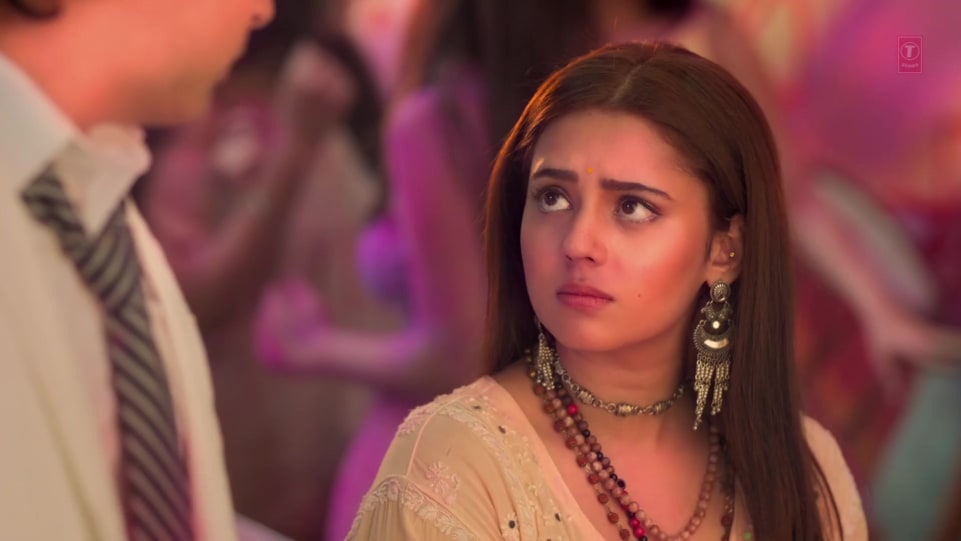 Khushi Joshi Celebrity Style In Mere Angne Mein Single 2020 From Mere Angne Mein Charmboard Where the actress is seen scolding her daughter khushi kapoor. tunic