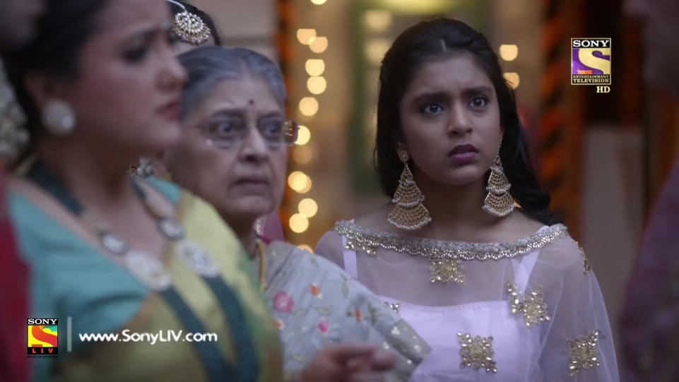 Eza Sumbul Touqeer Celebrity Fashion Footwear In Outfit Name Charmboard Suparna or sparna (スパルナ, suparuna ) ? charmboard