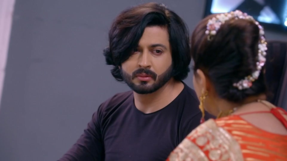 Dheeraj Dhoopar Celebrity Style In Kundali Bhagya Episode 768 From Episode 768 Charmboard