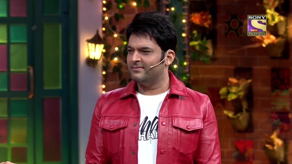 Kapil Sharma In Blue Jeans Outfit Celebrity Clothing Charmboard Hosted by kapil sharma, the first season of the show had its premiere on 23 april 2016.