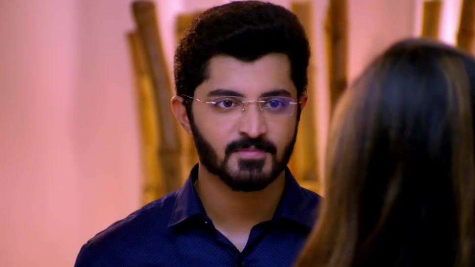 Aashish Chakravarthi Celebrity Style In Suryavamsam Episode 32 2020 From Episode 32 Charmboard The wife's tinder date went quite well the other night. casualshirts