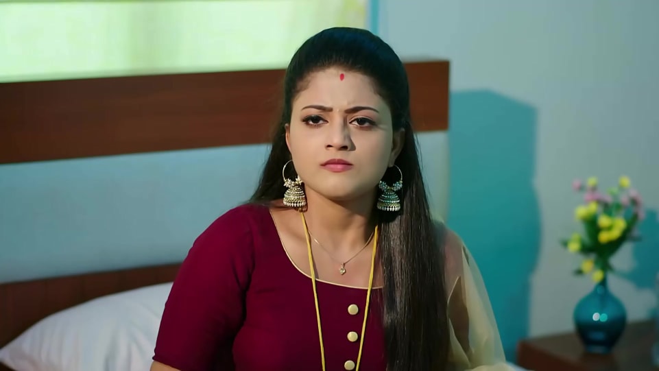 Gomathi Priya Celebrity Style In Hitler Gari Pellam Episode 76 2020 From Episode 76 Charmboard Note anyone posting links or videos to copyright. jhumki