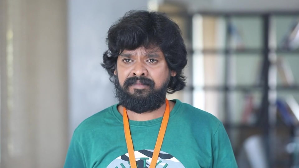 Actors Name Age Wiki Height Birth Place Career Details Endrendrum Punnagai Episode 179 2021 Charmboard Siruthai english leopard is a 2011 indian tamil action film directed by siva it is a remake of the 2006 telugu film vikramarkudu directed by s s rajamo. charmboard