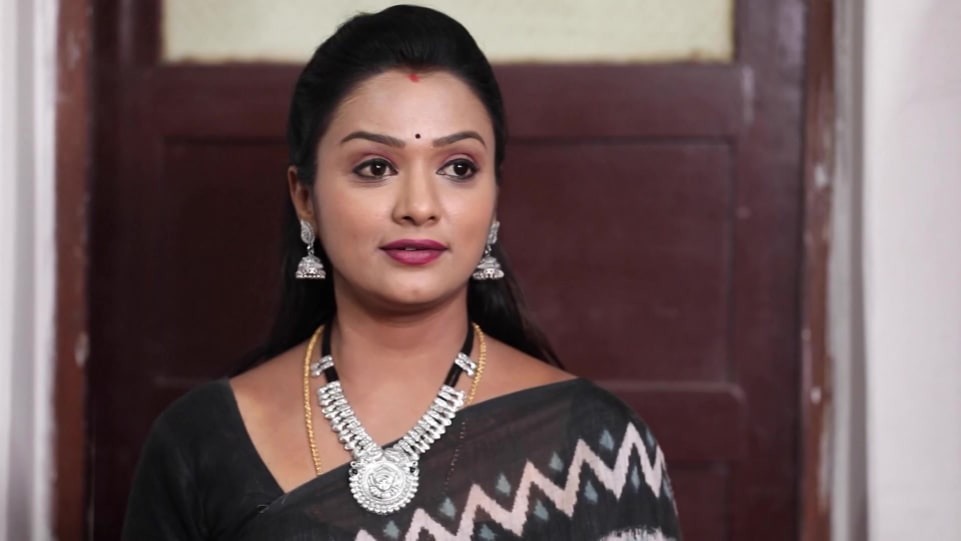 Swathi Royal Celebrity Style In Oru Oorula Oru Rajakumari Episode 814 21 From Episode 814 Charmboard