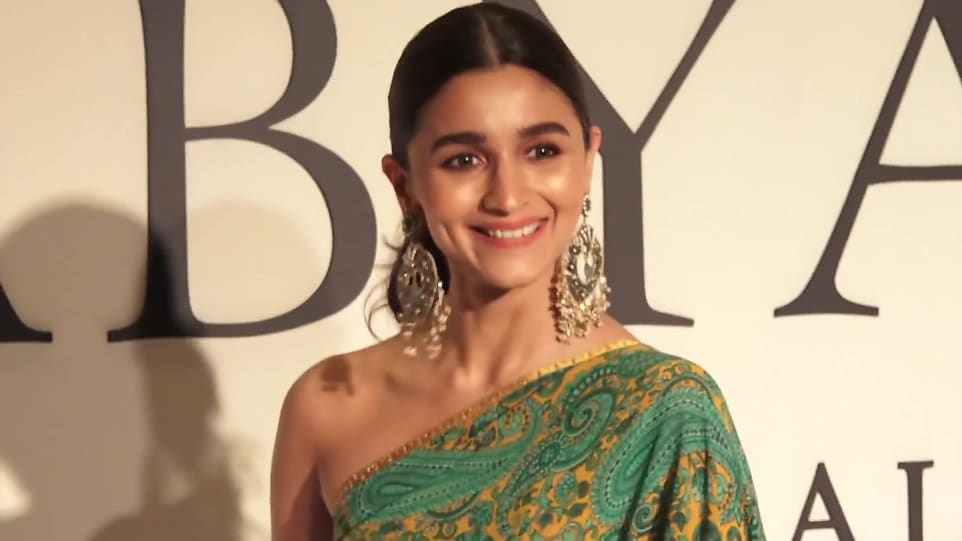 Bollywood Saree Models Nudes - Alia Bhatt Green Saree look Uncut Alia Bhatt Isha Ambani ...