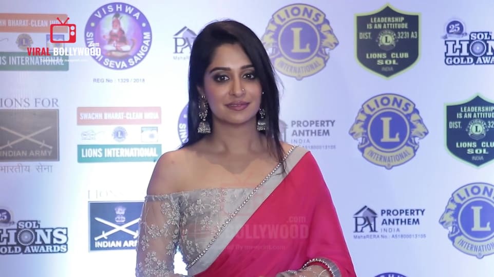 Celebrity Hairstyle Of Dipika Kakkar From S Sreesanth And Dipika Kakar At Lions Fold Awards 2019 Viral Bollywood 2019 Charmboard Read dipika kakar latest news in bengali, see exclusive videos and pictures only on anandabazar.com. saree