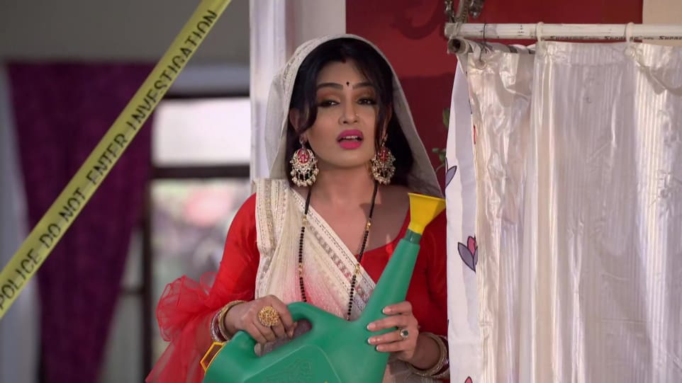 Shubhangi Atre In Red Blouse Outfit Celebrity Clothing Charmboard ראה את דירוג השחמט שלהם, עקוב אחר מיטב משחקיהם והזמן אותם לשחק. kamarband or belly chain