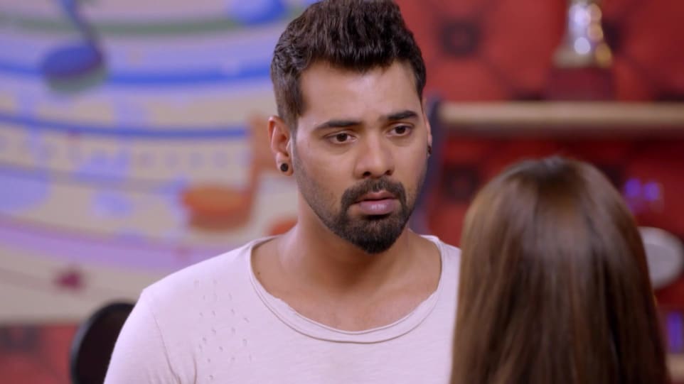 Actors Name Age Wiki Height Birth Place Career Details Iniya Iru Malargal Episode 890 2019 Charmboard Последние твиты от kumkum bhagya (@kumkumbhagya). charmboard