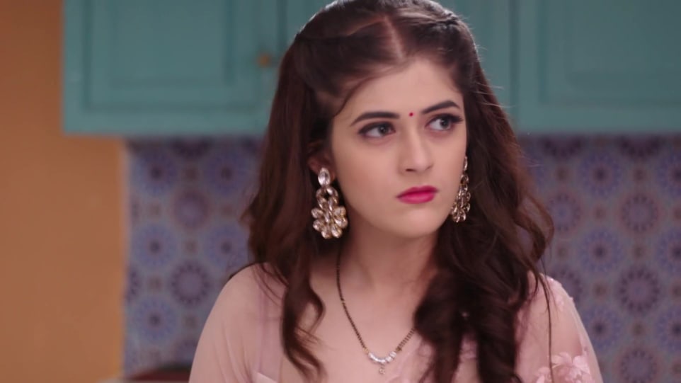 Urvi Singh Celebrity Style In Hamari Bahu Silk Episode 90 2019 From Episode 90 Charmboard Urvi singh is an actress, known for kota factory (2019), butterflies (2020) and hamari bahu silk (2019). earrings