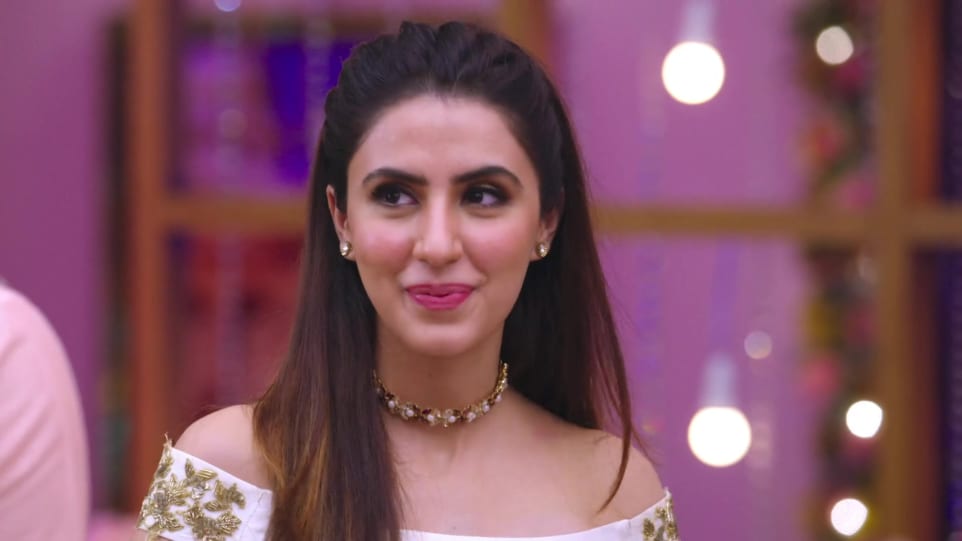 Swati Kapoor Celebrity Style In Kundali Bhagya Episode 600 2019 From Episode 600 Charmboard Today episode kundali bhagya 18 july 2019. necklace