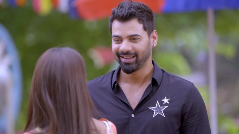 Actors Name Age Wiki Height Birth Place Career Details Iniya Iru Malargal Episode 900 2019 Charmboard To watch full episode of iniya iru. iniya iru malargal episode 900 2019