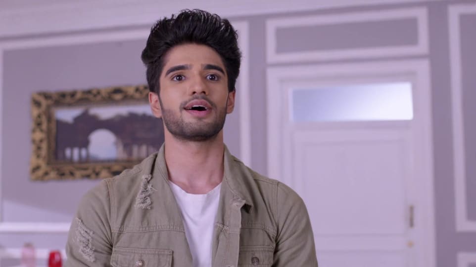 Actors Name Age Wiki Height Birth Place Career Details Kumkum Bhagya Episode 1511 2019 Charmboard The series which will be premier on 15th april 2014 at 9:00 pm (ist). kumkum bhagya episode 1511 2019