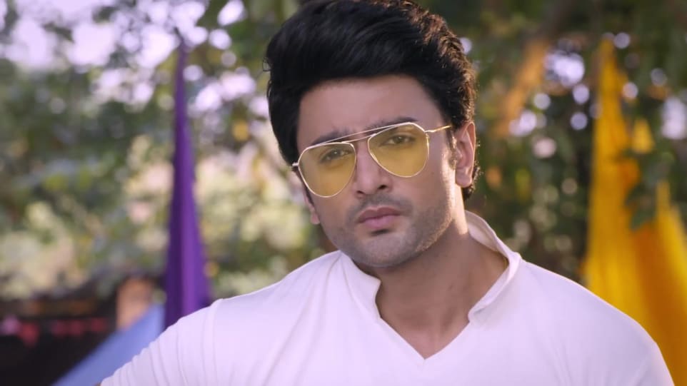 Nishant Malkani Yellow Aviator Sunglasses matching with look from Episode 360, Guddan Tumse Na Ho Payegaa | Charmboard