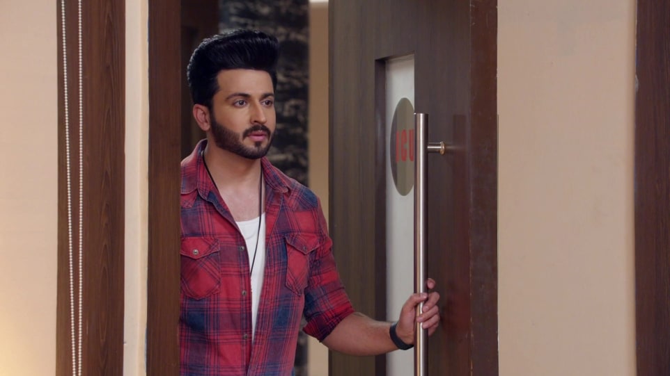 Dheeraj Dhoopar Celebrity Style In Kundali Bhagya Episode 677 From Episode 677 Charmboard Dheeraj Dhoopar Celebrity Style In Kundali Bhagya Episode 677 From Episode 677 Charmboard