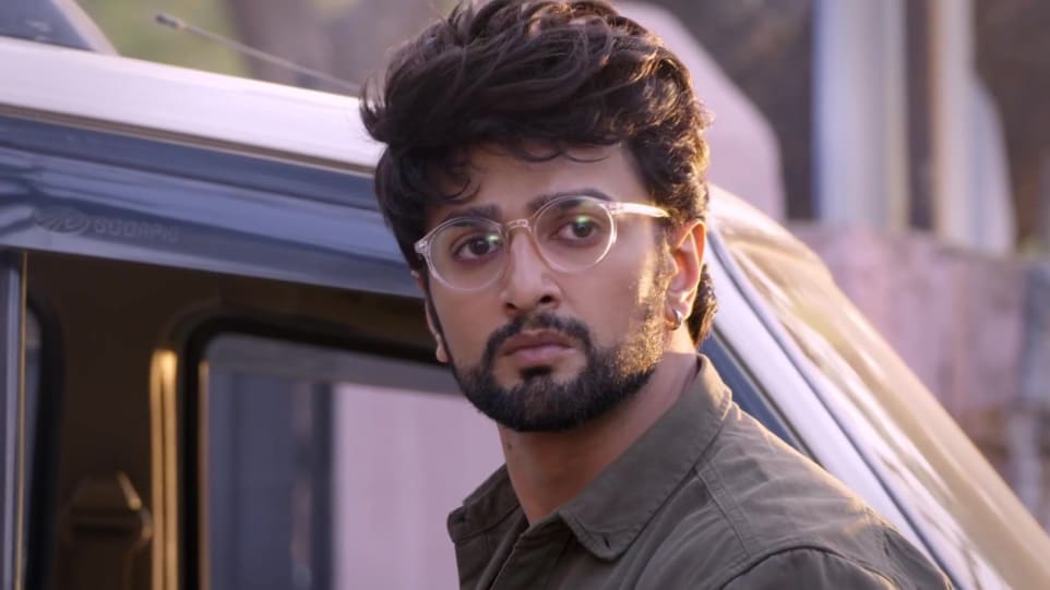 Nishant Malkani Olive Shirt and Blue Jeans look, Episode 400 style inspiration | Guddan Tumse Na Ho Payegaa | Charmboard