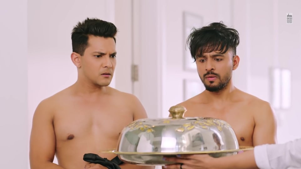 Actors Name Age Wiki Height Birth Place Career Details Goa Beach Single 2020 Charmboard After the super success of 'coca cola tu' desi music factory proudly presents tony kakkar's latest song ludo ft. goa beach