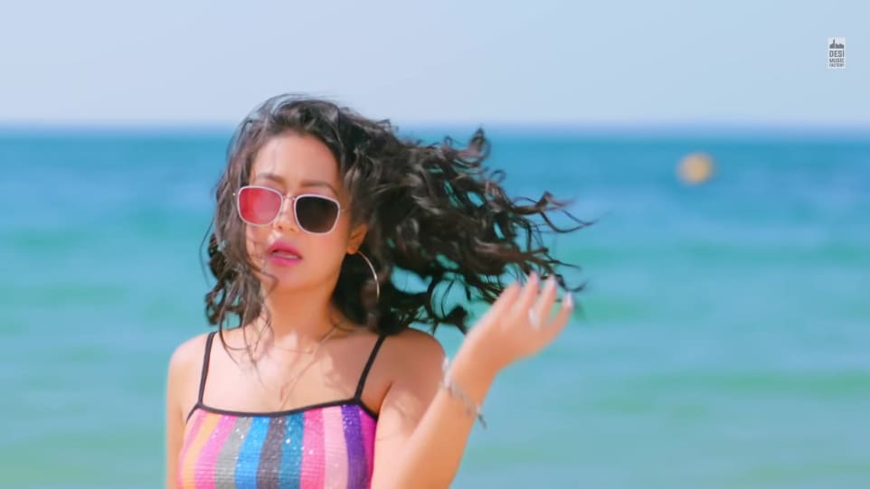 Celebrity Hairstyle of Neha Kakkar from Goa Beach, single, 2020 | Charmboard