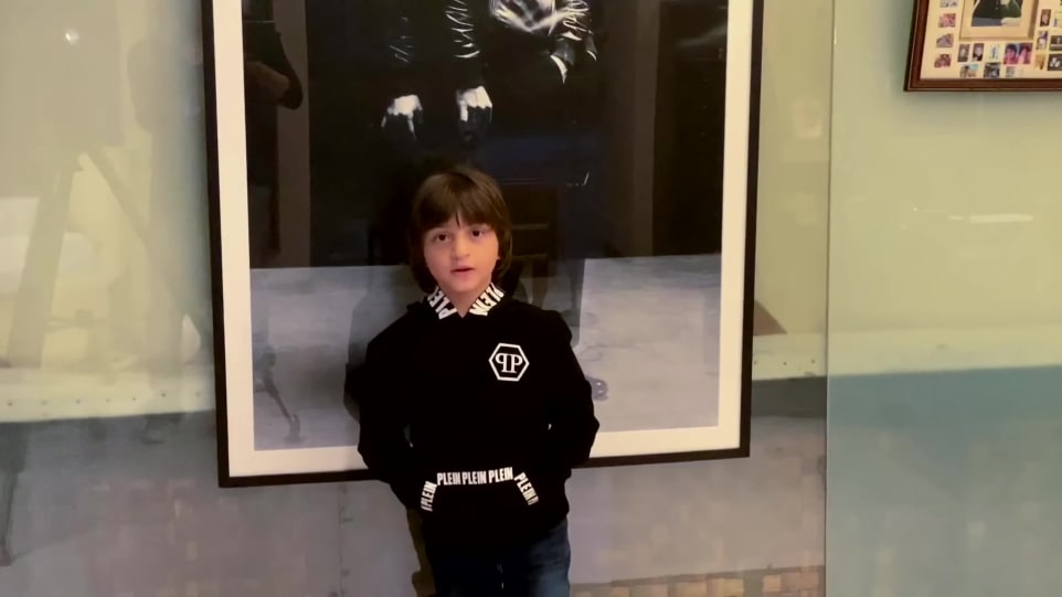 Social Buzz Abram Khan Latest News Images Updates Posts Sab Sahi Ho Jayega Red Chillies Entertainment 2020 Charmboard Shah rukh khan's youngest son abram celebrated his fourth birthday on may 27. charmboard