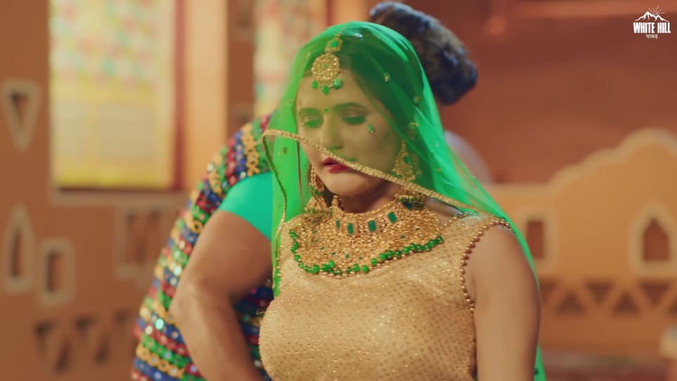 Anjali Raghav Celebrity Style In Gajban 2 Single 2020 From Gajban 2 Charmboard She was born and raised in delhi, but her ancestral. blouse