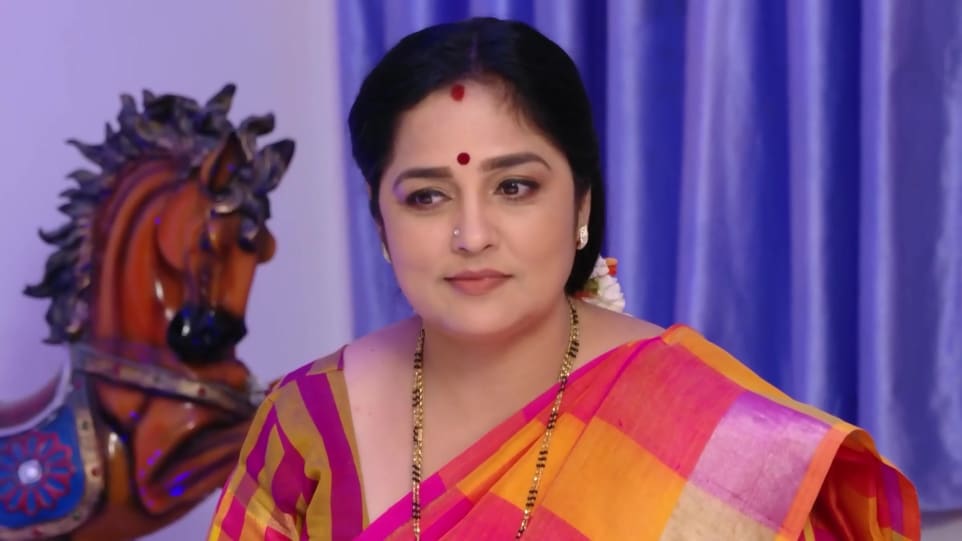 Meena Kumari Celebrity Style In Raktha Sambandham Episode 693 From Episode 693 Charmboard