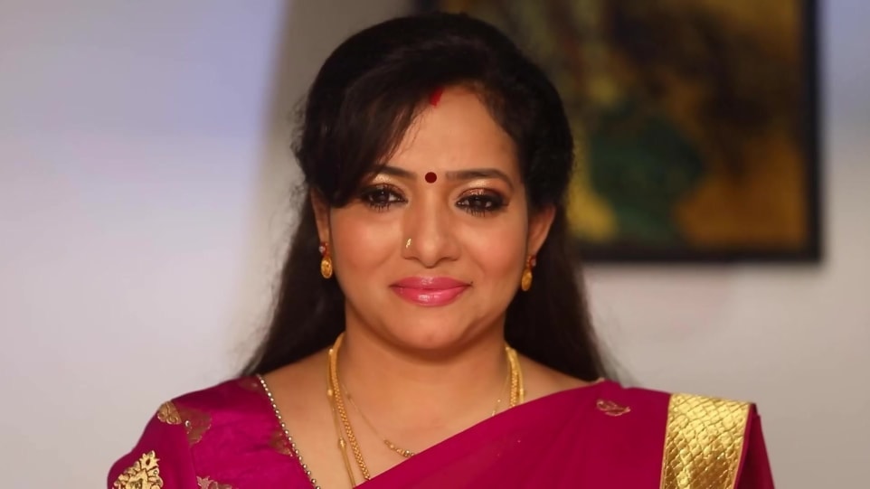 Minnal Deepa Celebrity Style In Yaaradi Nee Mohini Episode 1023 2020 From Episode 1023 Charmboard Christmas santa & reindeer hot chocolate cones. charmboard