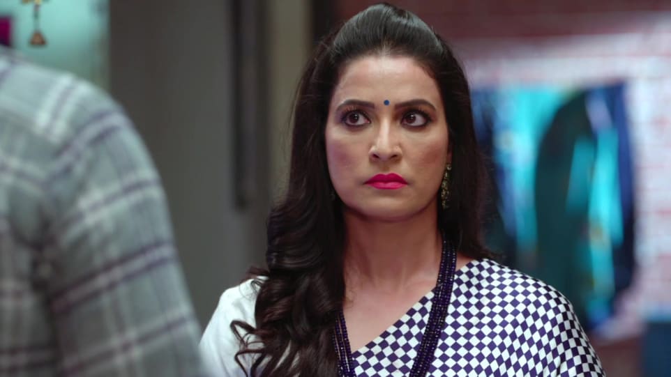 Celebrity Makeup Of Dolly Sohi From Kumkum Bhagya Episode 1910 21 Charmboard