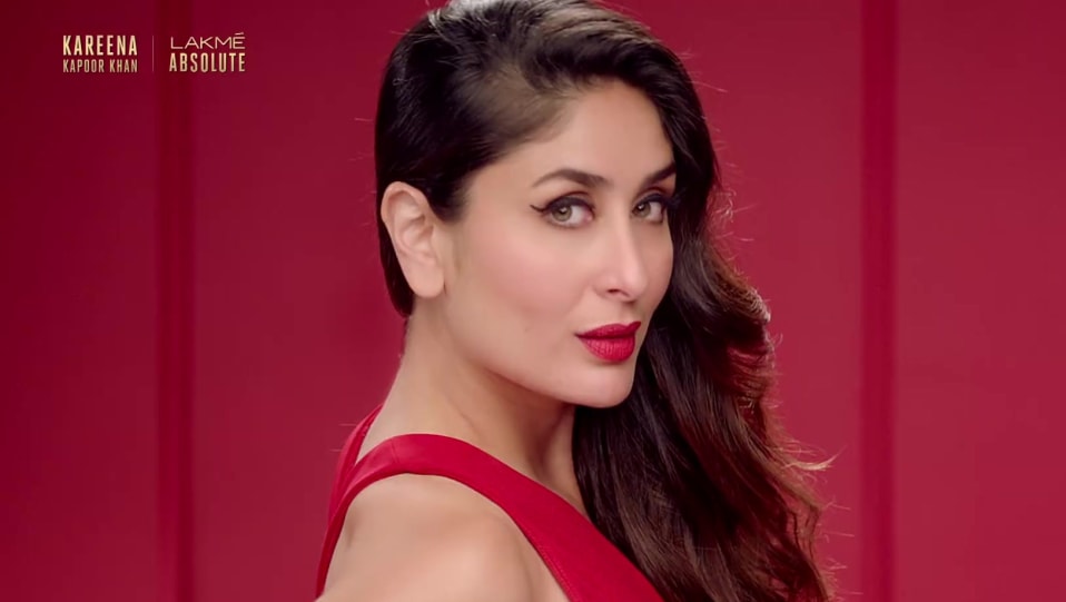 Celebrity Makeup Of Kareena Kapoor Khan From Kareena Kapoor Khan Launches Her Signature Line Of Makeup Lakme Absolute 2018 Charmboard Kareena, amit aggarwal give a new dimension to. dress