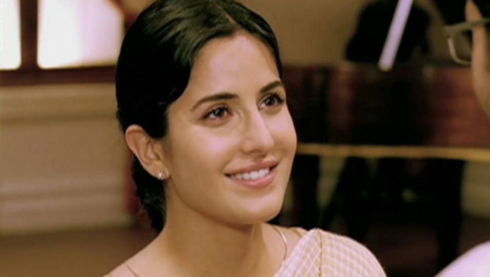 Katrina Kaif Celebrity Style In Bheegi Si Bhaagi Raajneeti 2014 From Bheegi Si Bhaagi Charmboard chorus em d em ek ladki bhigi bhagi si em d em soti raaton mein jaagi si g mili ik ajnabi se d koyi aage na peechhe em d em tum hi kaho ye koyi baat hai, hmm / chorus em d em ek ladki bh. saree