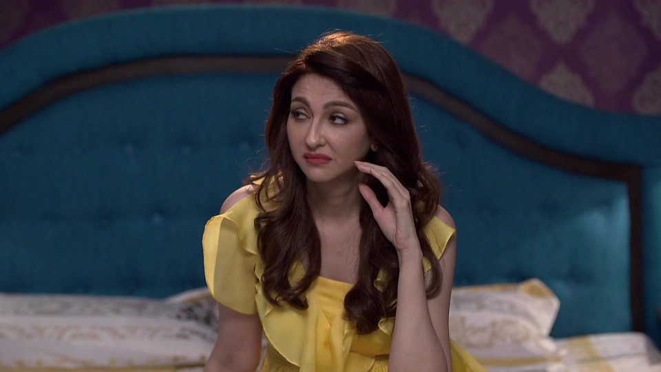 Get Saumya Tandon Tousled Wavy Hair Hairstyle In Bhabi Ji Ghar Par