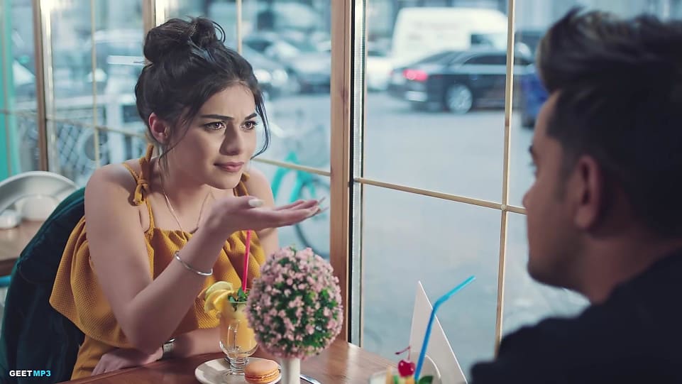 Get Zoya Messy High Bun Hairstyle In Single Girl Friend Charmboard