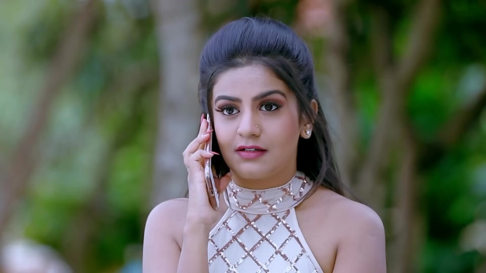 Celebrity Hairstyle of Namratha Gowda from Naagini 2, Episode 219, 2021 |  Charmboard