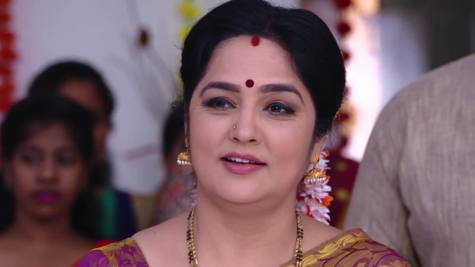 Meena Kumari Celebrity Style In Raktha Sambandham Episode 813 21 From Episode 813 Charmboard