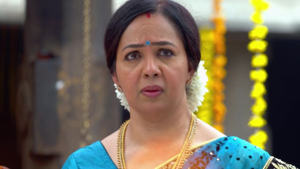 Thara Kalyan Celebrity Style In Chembarathi Episode 724 21 From Episode 724 Charmboard