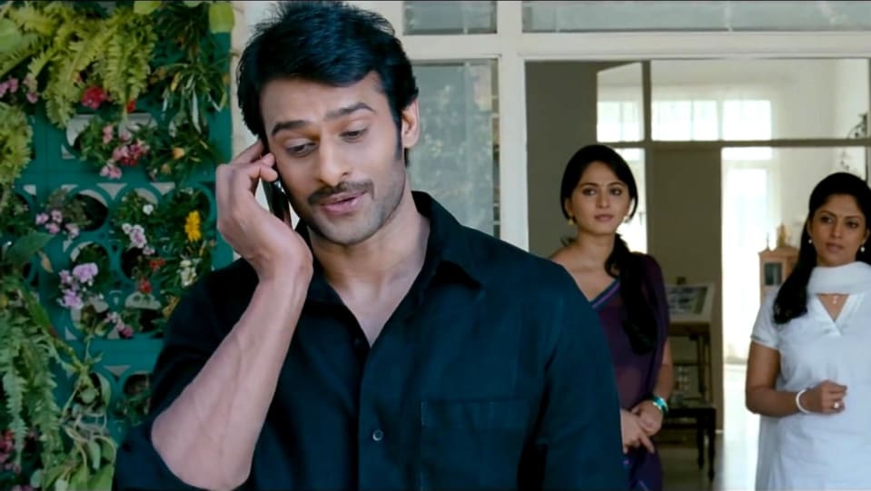Prabhas Celebrity Style In Idedo Bagundi Video Mirchi 2013 From Idedo Bagundi Video Charmboard On this day, 7 years ago, prabhas' style quotient hit an all time high with the movie setting some serious fashion goals. casualshirts