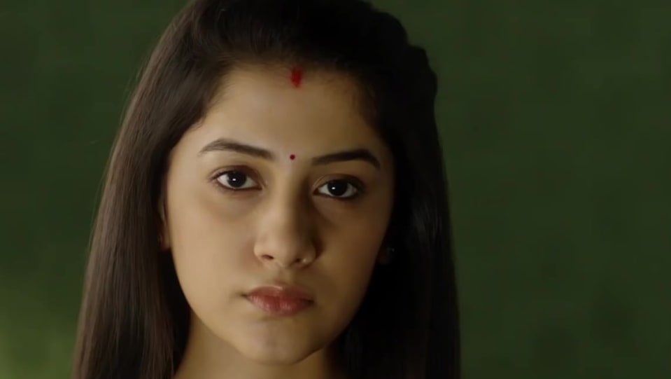 Simran Sharma Jewellery Accessories From Official Trailer Hum Chaar 2019 Celebrity Jewellery Charmboard Последние твиты от hum chaar (@humchaarfilm).