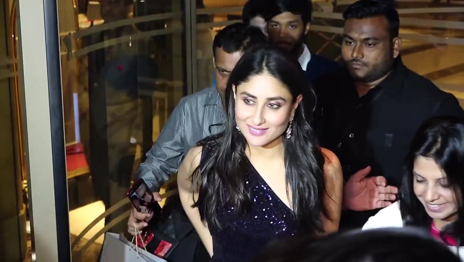 Get Kareena Kapoor Khan Medium Wavy Center Part Hairstyle In