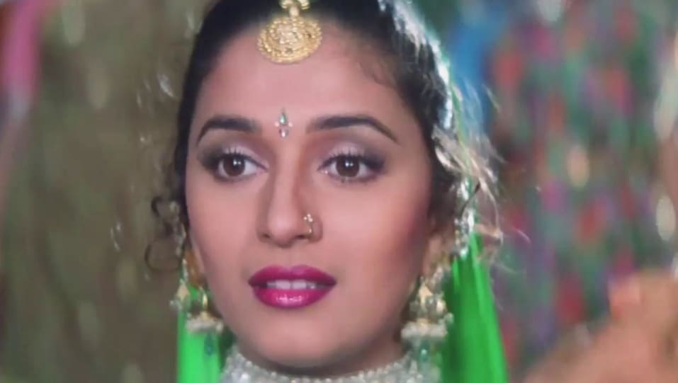 Madhuri Dixit Celebrity Style In Hum Aapke Hain Kaun Joote De Do Paise Le Lo 2009 From Joote De Do Paise Le Lo Charmboard To celebrate 25 years of hum aapke hain koun, a special screening was organised in new delhi. lehengacholi