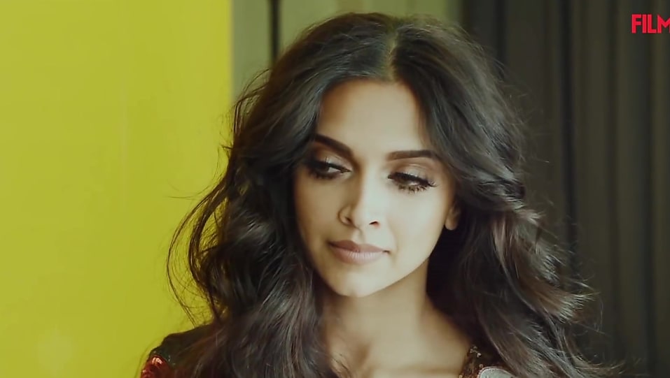 Get Deepika Padukone Messy Wavy Hair Hairstyle In Behind The