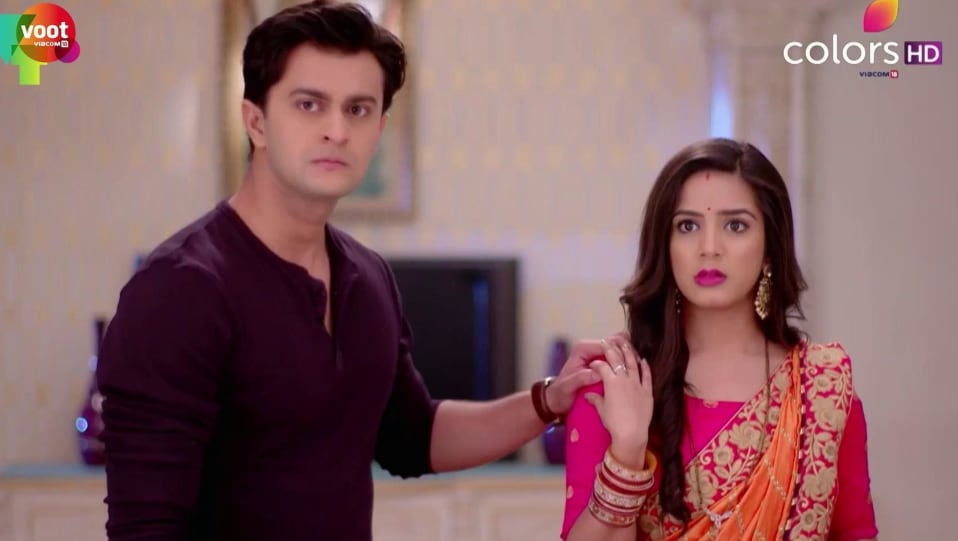Varun Sharma Celebrity Style In Sasural Simar Ka Episode 1875 2017 From Episode 1875 Charmboard Sasural simar ka is a story about about a female protagonist named 'simar', who selflessly does everything for her family's protection, dignity and happiness. tees