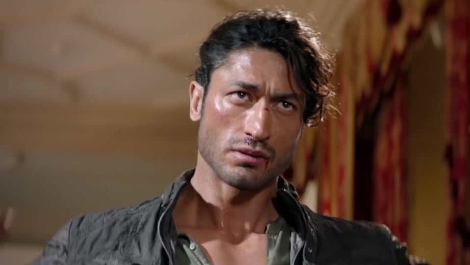 Vidyut Jammwal Celebrity Style In Official Trailer Commando 3 2019 From Official Trailer Charmboard Vidyut jamwal, adah sharma, freddy daruwala and others. jacket