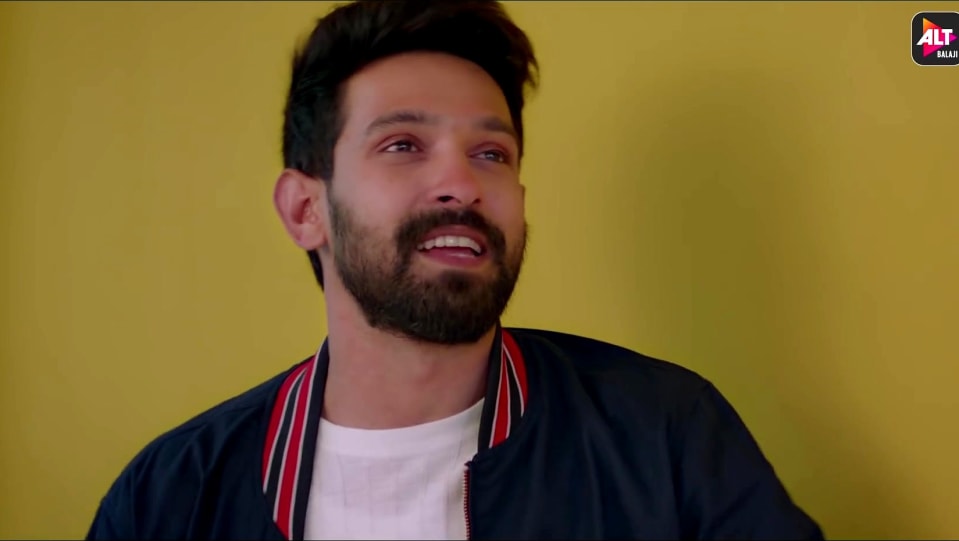Vikrant Massey In Blue Jeans Outfit Celebrity Clothing Charmboard