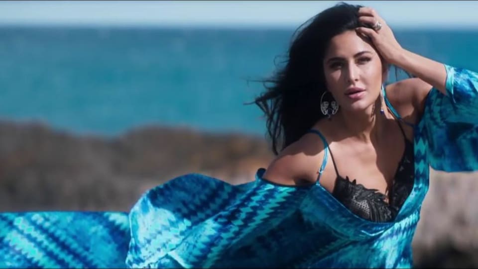 Katrina Kaif In Blue Kimono Outfit Celebrity Clothing Charmboard 1:04 the bollywood bai 133 662 просмотра.