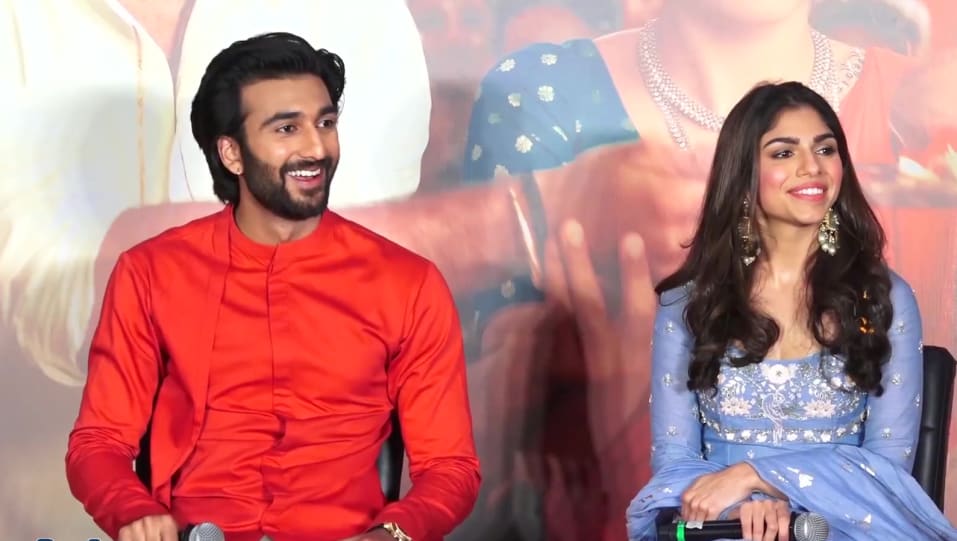 Meezaan Celebrity Style In Meezaan Jaffrey On Link Up Rumours With Navya Naveli Nanda At His Film Malaal Event Zoom 2019 From Meezaan Jaffrey On Link Up Rumours With Navya N Charmboard میزان بینک‎) is the largest pakistani islamic commercial bank which is a subsidiary of kuwaiti company noor financial investment. kurta